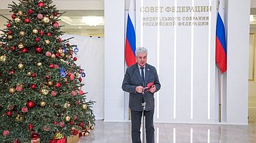 Виктор Бондарев принял участие в акции «Ёлка желаний»