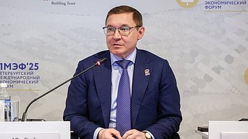 Владимир Якушев в рамках деловой программы Петербургского международного экономического форума (ПМЭФ-2025) принял участие в сессии «Технологии двойного назначения и будущее глобального лидерства»