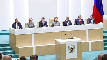 Валентина Матвиенко поздравила крымчан, севастопольцев и всех россиян с 12-й годовщиной возвращения в Россию Крыма и Севастополя