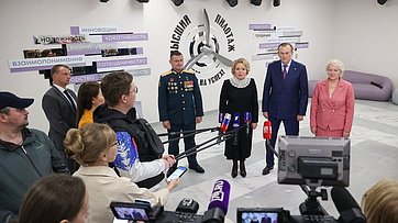 Пресс-подход Председателя Совета Федерации Валентины Матвиенко и губернатора Ленинградской области Александра Дрозденко