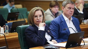 Марина Сидухина о принятых областным парламентом поправках в Устав Самарской области и структуру правительства