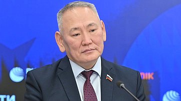 В пресс-центре медиагруппы «Россия сегодня» Сахамин Афанасьев принял участие в пресс-конференции, посвященной вопросам развития Арктики