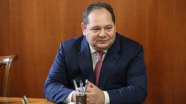 Валентина Матвиенко провела встречу с губернатором Еврейской автономной области Ростиславом Гольдштейном